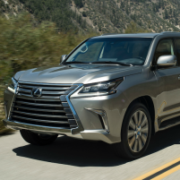 city suv off road lexus lx 570 parking